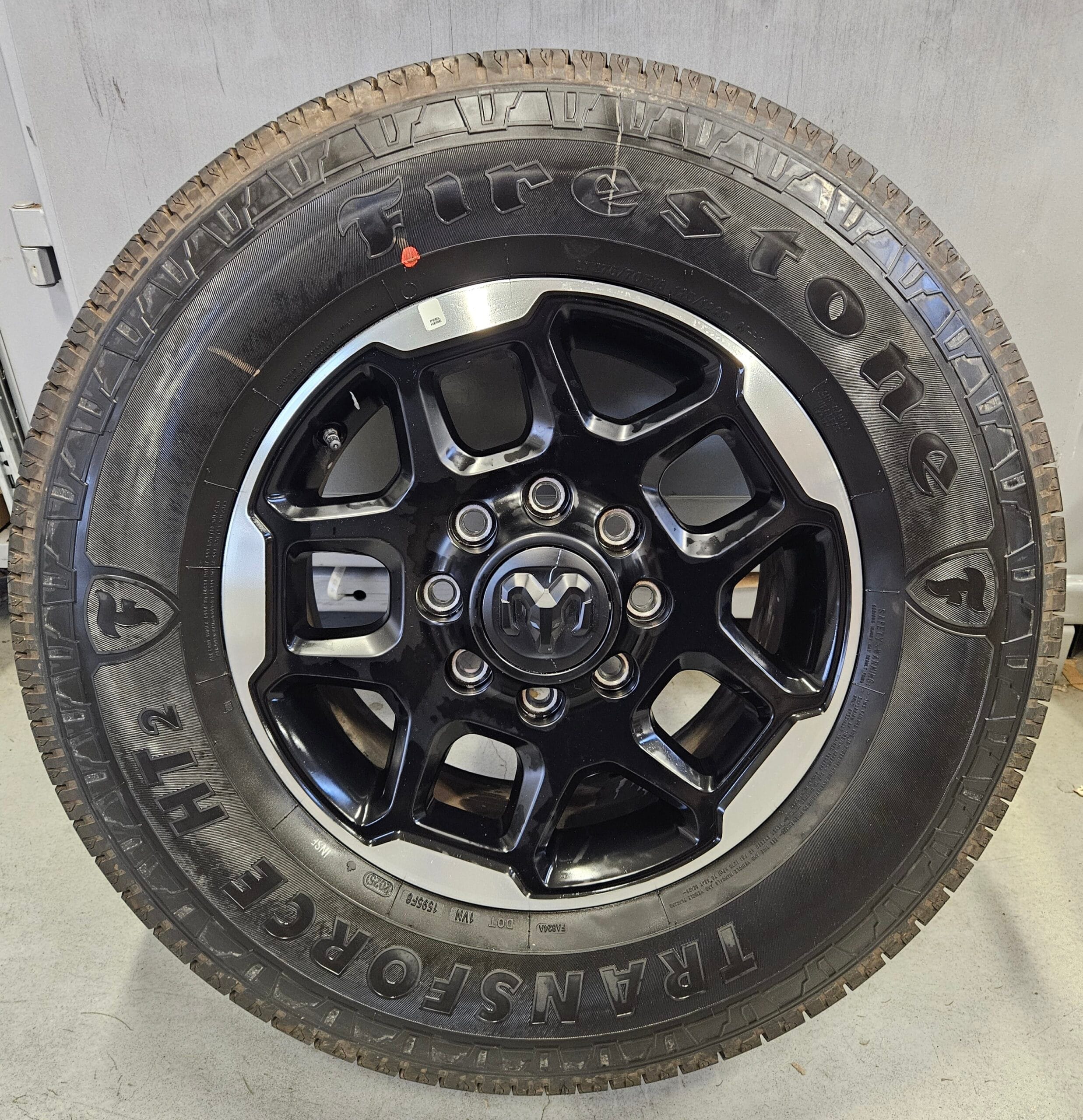 Dekk m/felgu nr 13 Ram svartar og silvur 25- 285/60R20 sett REBEL