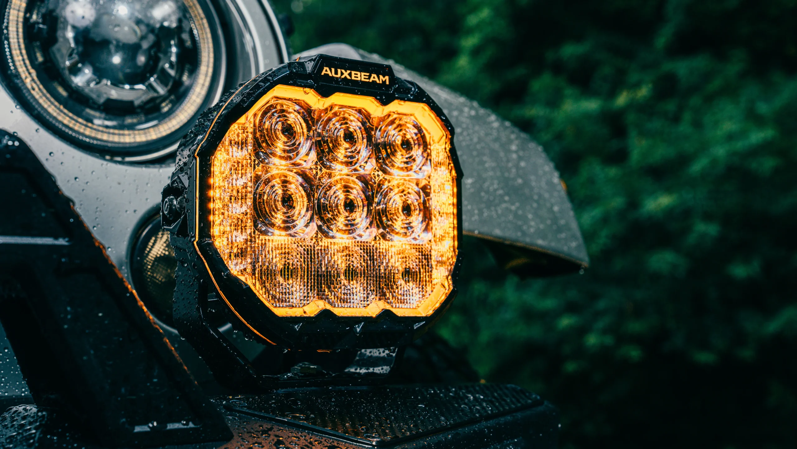Auxbeam 7" kastarar MASTER-T Series Combo Beam with Dynamic Start-Up Amber Backlight - Image 3