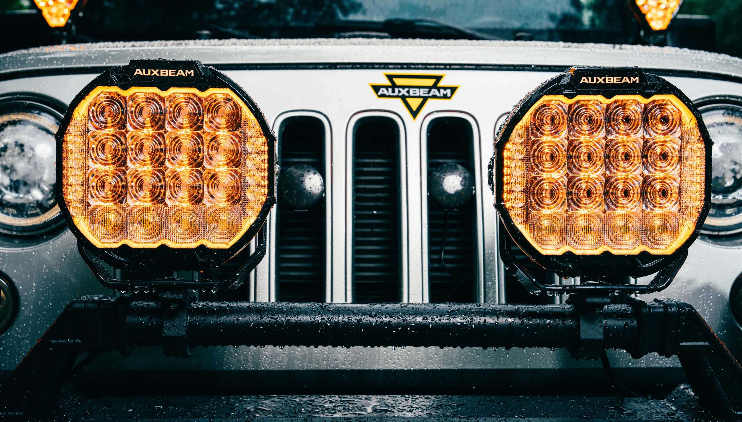 Auxbeam 9" kastarar MASTER-T Series Combo Beam with Dynamic Start-Up Amber Backlight - Image 3